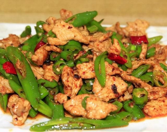 关键|炒猪肉秘诀：想要肉不柴，香嫩又可口，关键在于先放盐还是后放盐