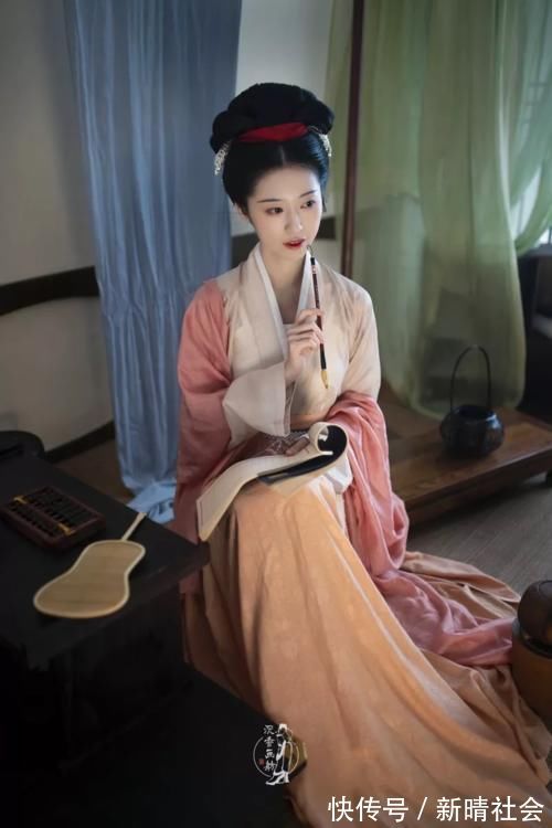 明制!汉服千千万,得不到的最好看 本期高定系列,可是你缺的那一件?