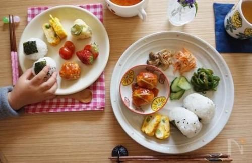 杯面|张文宏建议:孩子早上不许吃粥,其实这4类早餐最好也别给孩子吃