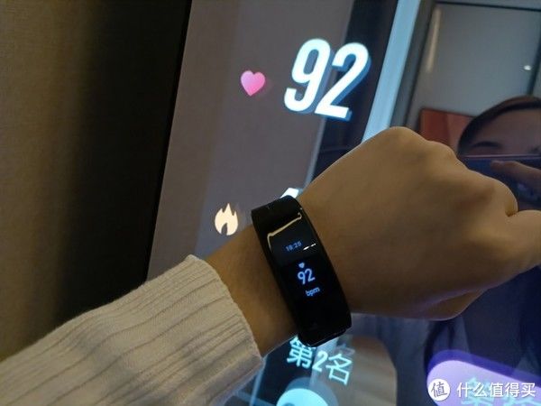 锻炼|“镜子里的全能健身教练”，FITMORE智能健身镜，全家锻炼好帮手