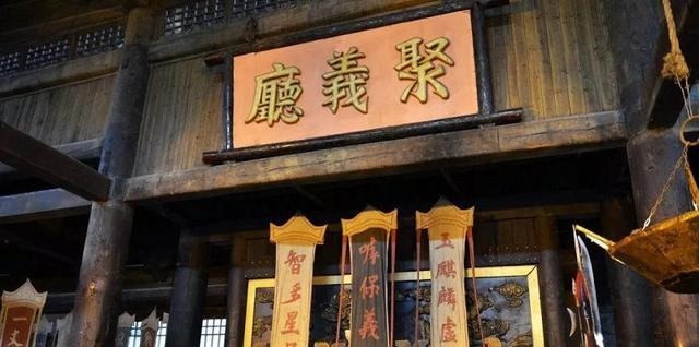 招安|宋江极力主张招安,难道真是为了众弟兄其实只是为了他自己