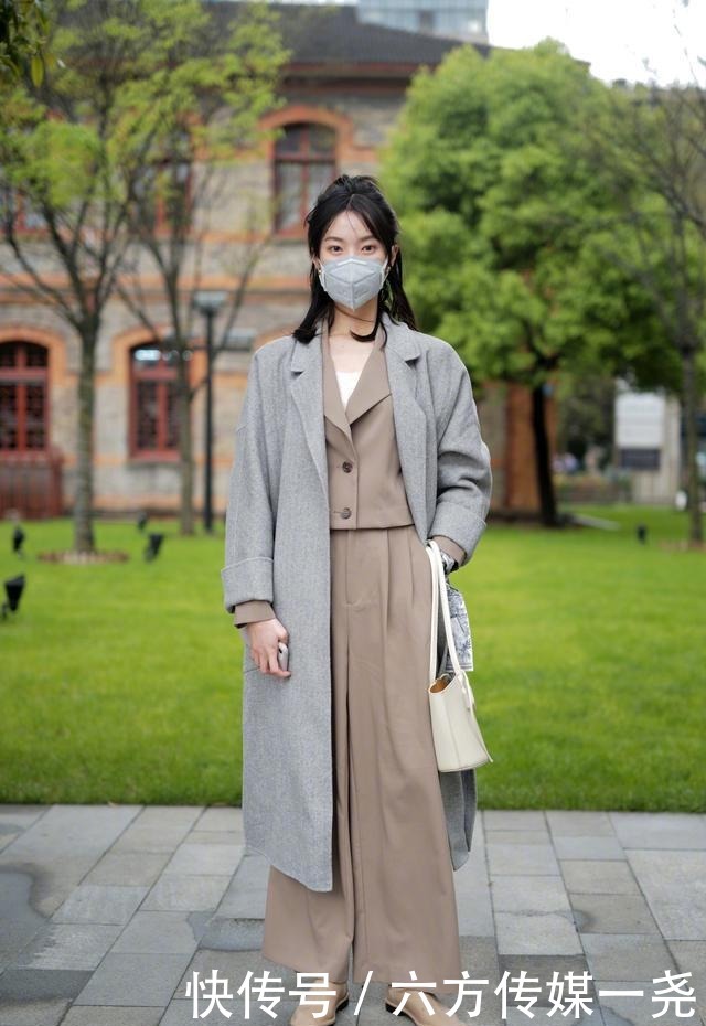 女人|女人再懒,穿大衣也别配直筒裤,学下面潮人这样来穿,时髦又显瘦