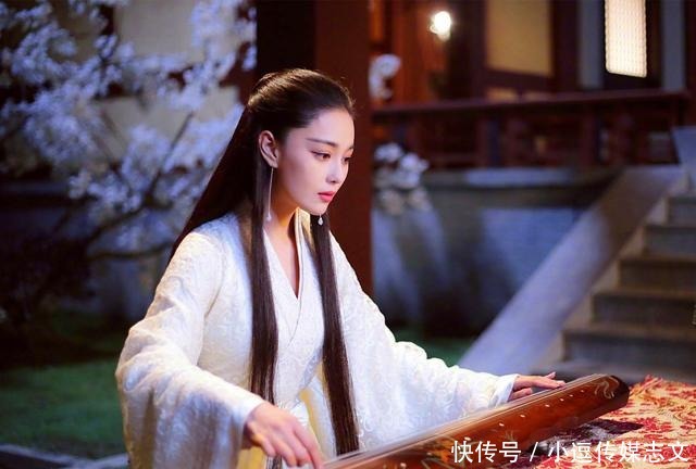  令人|美人向苏轼求诗，前两句令人失望，加上后两句顿时大放异彩