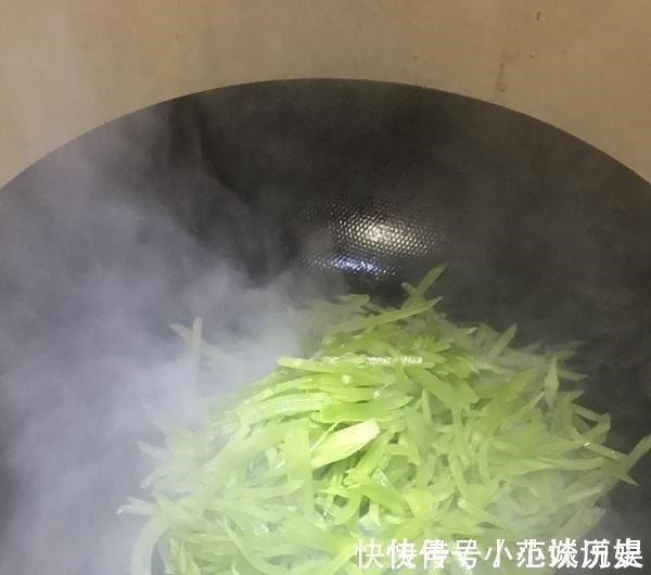 璐瑶|晚上失眠不要紧，三天两头吃它，才三块一斤，吃了睡得香！