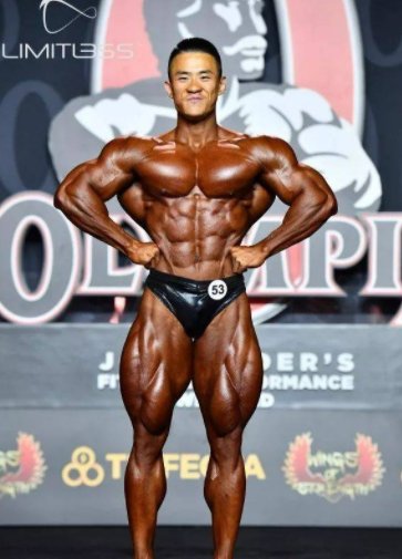 康神|中国腿王，人称“康神”，这肌肉腿围够给力