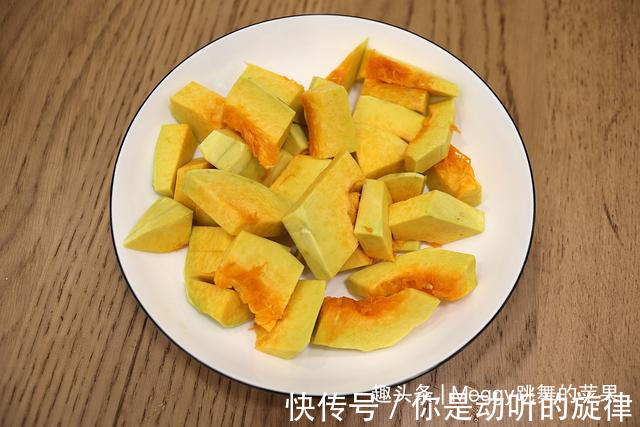 立秋贴秋膘,给家人吃砂锅菜,营养美味,少油盐入口即化没吃够