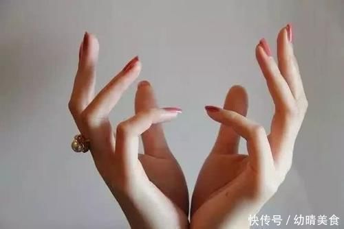 保鲜膜|如何让双手达到“手模”标准掌握3种方法,让你的手指又细又长