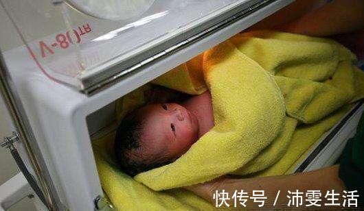 分娩|顺产分娩的真实记录婴儿出生时的瞬间,让人激动不已