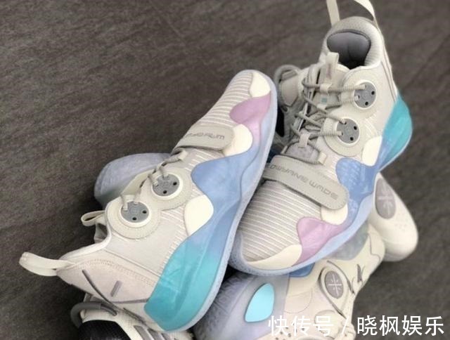 国产品牌 阿迪签名鞋首发“棉花糖”配色,耐克阿迪也开始抄袭国产品牌了!