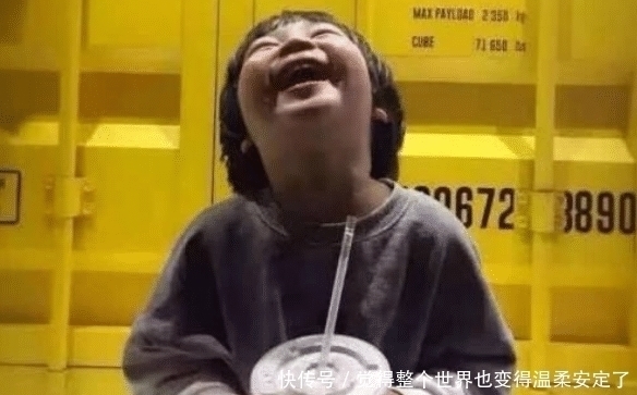 鹏鹏|“孩子喝你一口饮料怎么了?”,奶奶无理护娃,女孩:我有肺结核