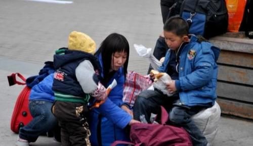 母子|母子相继确诊胃癌,常吃一“毒早餐”,医生叹息:很多人还当个宝