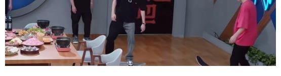 火鍋|王一博笑到不能停，喜獲一波王炸新杯子，香菜依舊是最愛