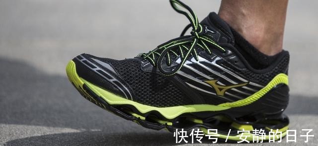 neo 最“固执”的跑鞋品牌,30年一直坚持物理缓震,依旧一致好评!