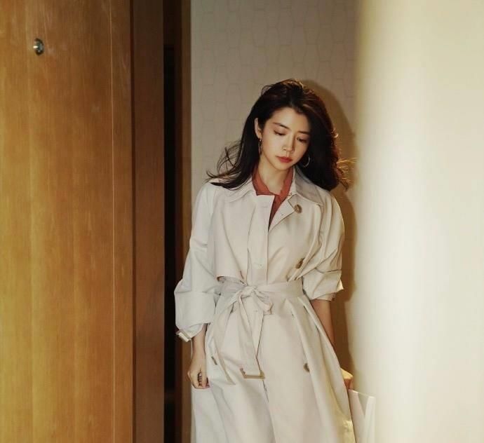 时尚博主三木博主的穿搭，初春必备的时尚单品