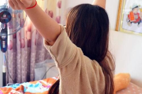  医生|空腹血糖标准应该是多少？医生提醒：超出范围也别慌，做好3件事