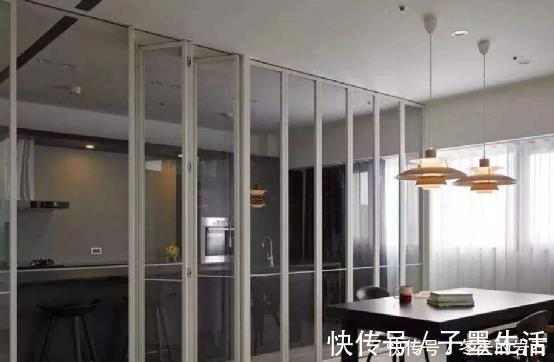 吊柜门|家里厨房别再用推拉门了,现在潮流是这装修,实用而且不藏灰尘
