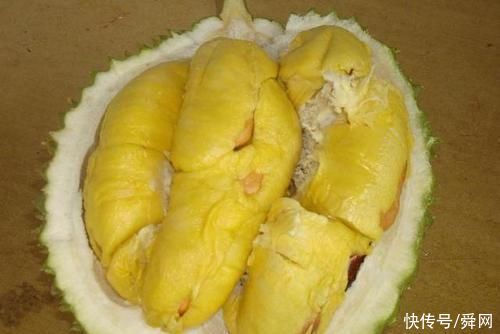 假如给你300万，让你吃4种食物不过不让玩手机，你愿意吗?