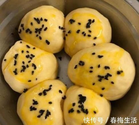 想吃面包不用买，家里有盆就能做，不用烤箱，面包松软可口，真香