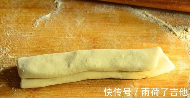 酱香|花生酱千层小饼，做法简单，酱香浓郁，酥脆可口，当做早餐刚刚好！