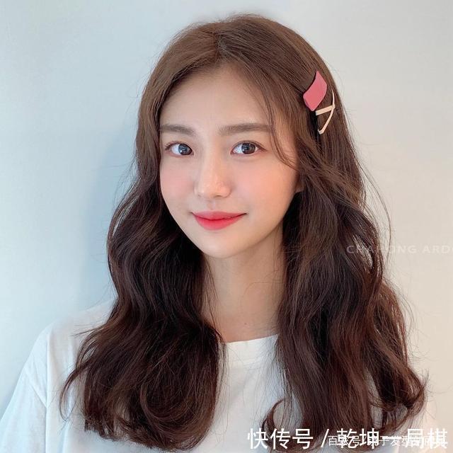 2021发型别乱剪，先看看这10几款，利落洋气还显气质