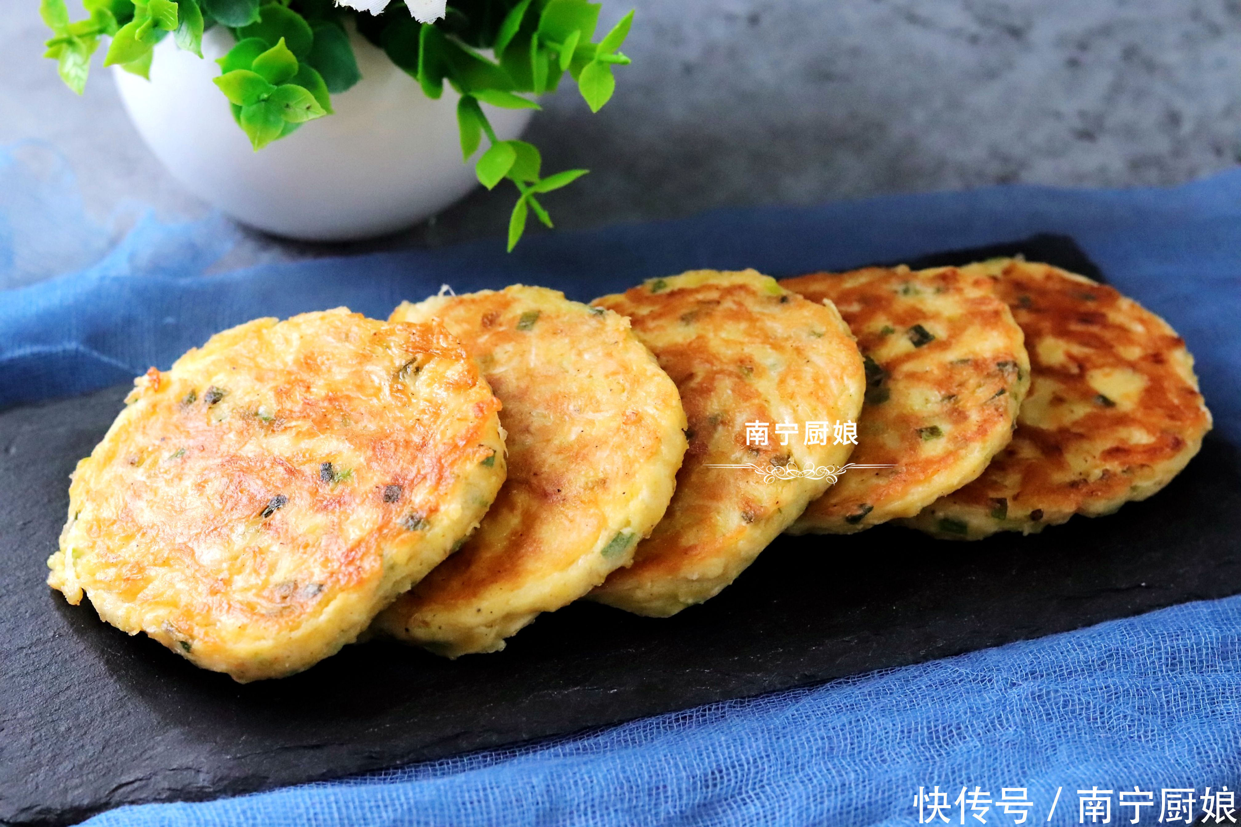 白萝卜|2个鸡蛋、半根白萝卜，只需10分钟，就能做出一顿香喷喷的早餐