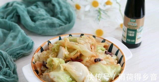 好吃|家常炒包菜，酸辣下饭，3块钱做了一大盘，老人孩子都说好吃！