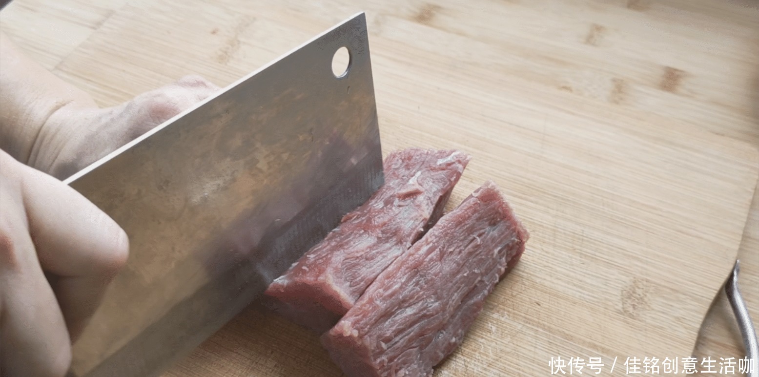 炒牛肉很多人第一步就做错,多做一步牛肉超嫩滑,比饭店的还好吃