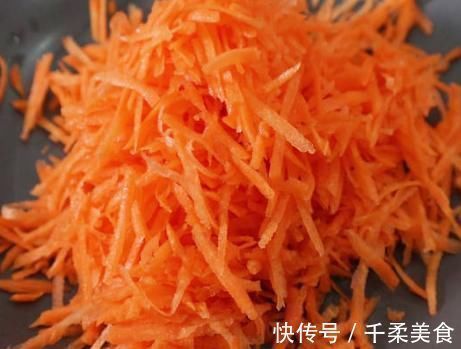 在家做素馅菜包时,馅出水松散不好包怎么办学会1招,轻松解决