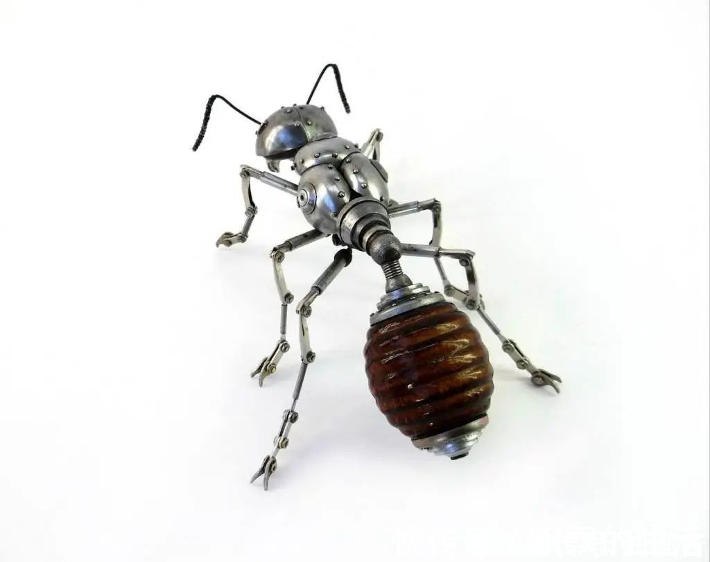 雕塑家$雕塑家收集废铁,打造朋克风金属动物,制作过程和作品都非常酷