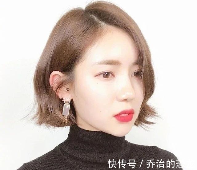 脸型 想拥有女神级偏分发型，不要忘记做这两件事，修饰脸型更有高级感！