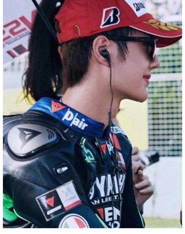 陈情令|明星的错位照,王一博扎马尾辫,看到肖战厉害了!