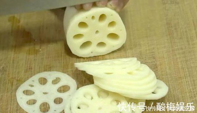 藕片|做凉拌藕片,记住“2不要”,藕片不发黑白净诱人,清脆味道好