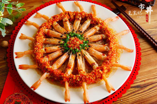 吉祥|年夜饭的压轴菜，上锅蒸一蒸，“富贵大虾”端上桌，火红吉祥