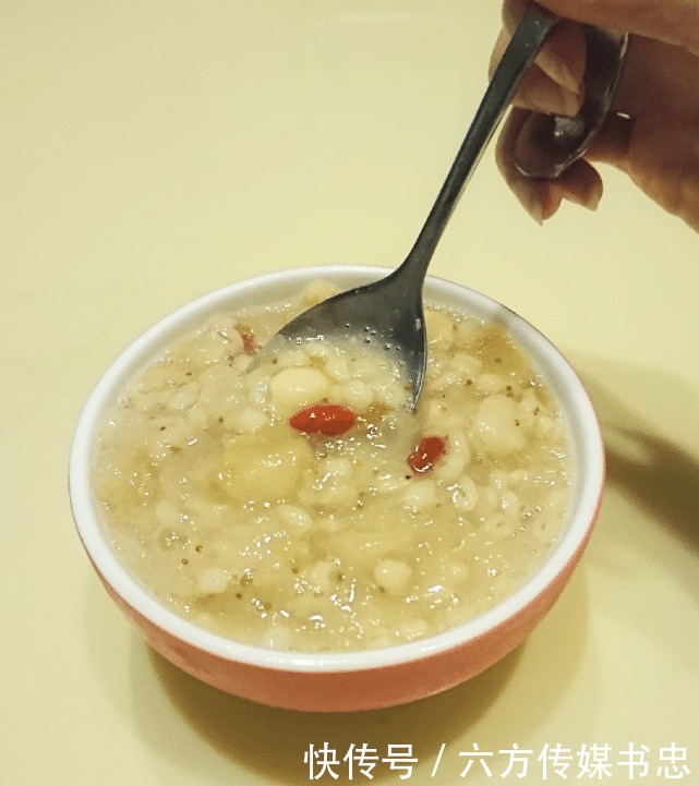 无花果搭配什么食材炖汤最滋润?6款家常无花果养生汤!健胃清肠