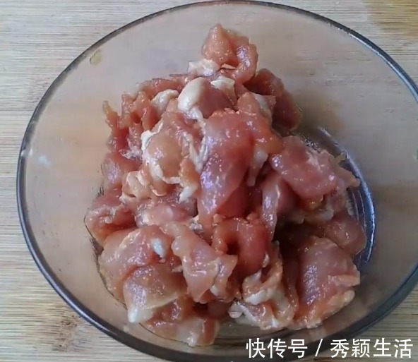 朋友们|苦瓜跟它是绝配,清热去火又降脂,5分钟简单炒一炒,天天吃不腻