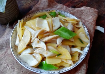 土豆和它是完美搭配,增香又增味,常做给小孩吃