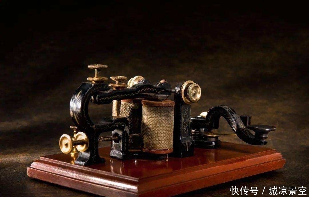 外国汉语专家偷听我军情报,30天后报告上级:他们不讲中国话