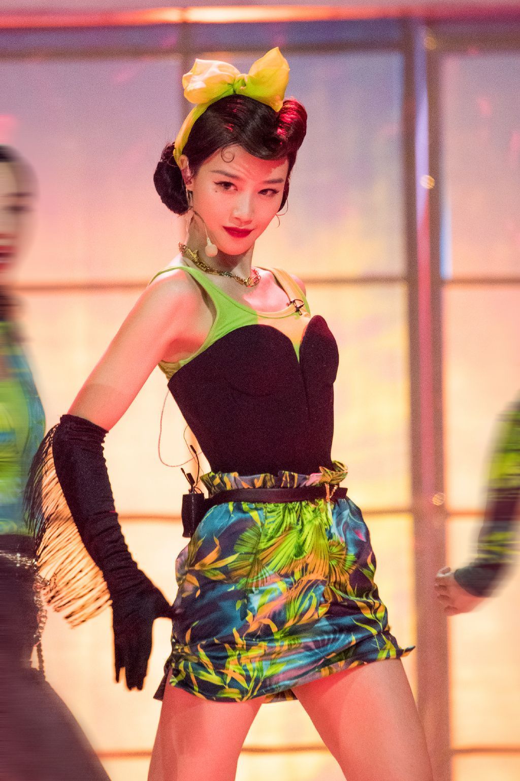 盘发 蓝莹莹的“小精灵”造型, 看着好高级, 复古盘发配发夹还蛮减龄