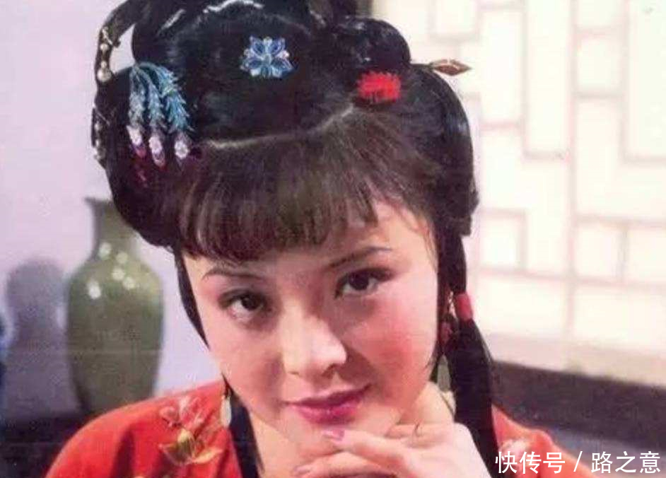 出污泥而不染|尤三姐是怎样对待贾府险恶的环境,才能出污泥而不染?