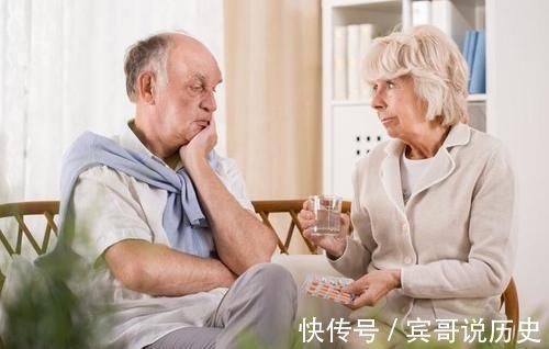 睡眠质量|60岁以上的老年人,要想办法戒掉这3个关于“吃”的不良习惯