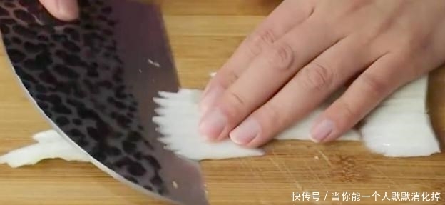 炒白菜时,牢记“3窍门”,白菜炒好爽脆可口,和饭店的一样好吃