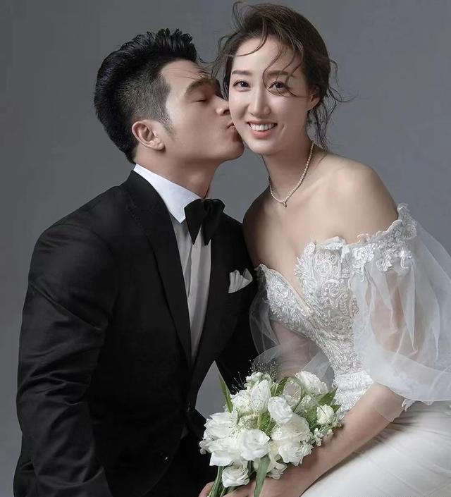 求婚|中国举重迎大喜!3大奥运冠军求婚成功,金鸡独立李发彬表白沉重