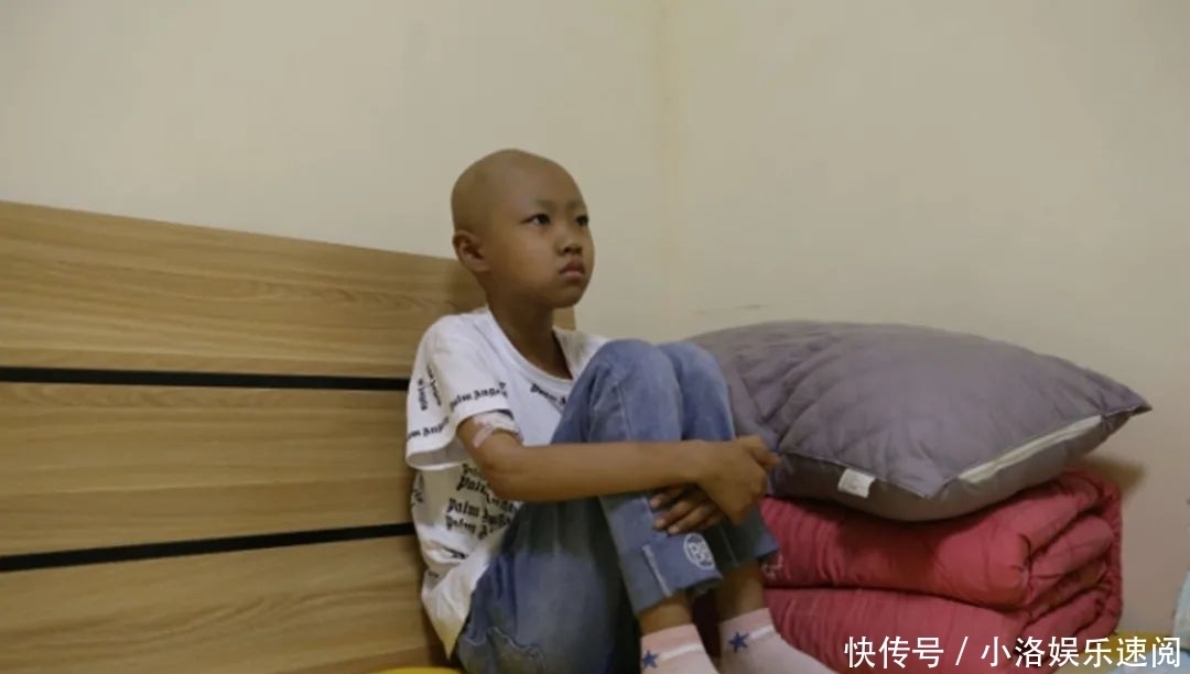 医生|女孩喊肚子疼,爸爸带她检查后崩溃,医生从她肚中取出“怪物”