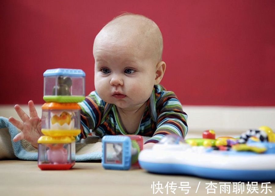 妈妈|1岁内宝宝大脑发育好不好,看他每个时期,是否达到这些标准