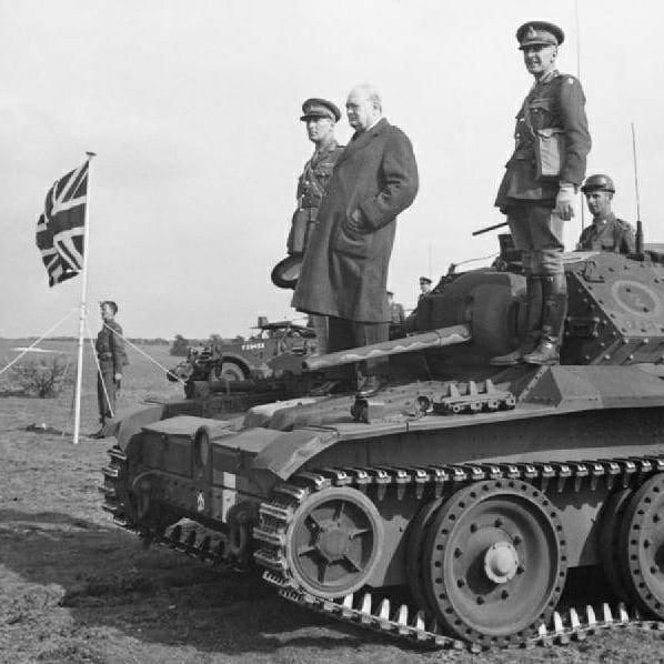 历史|历史上过目难忘瞬间：戴假发逃亡的列宁，图13娃娃兵排队索要希特勒的签名