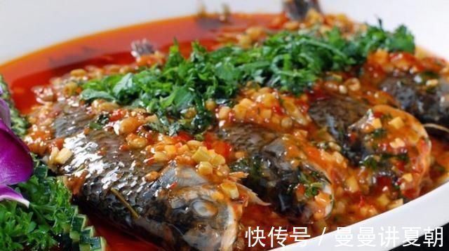 鲫鱼和小葱的新吃法,做法简单,营养美味又解腻,上桌都抢着吃
