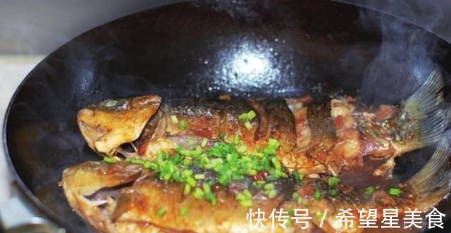 鲫鱼|爱吃鱼的有福啦!加入这个东西,包你做出来的鱼鲜香入味又下饭!