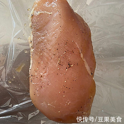 懒人福利,超简单的快手菜藤椒油低温鸡胸肉川香沙拉