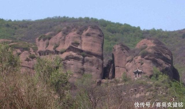 滦平县境内山峦叠嶂，雄伟壮观，远足旅行的好地方