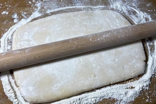 2个红薯，1碗糯米粉，不烤不油炸，简单一做，软糯香甜又多层